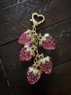 PRIVATE LISTING—-Gold-Tone Pink Strawberry Charm Keychain Pendant